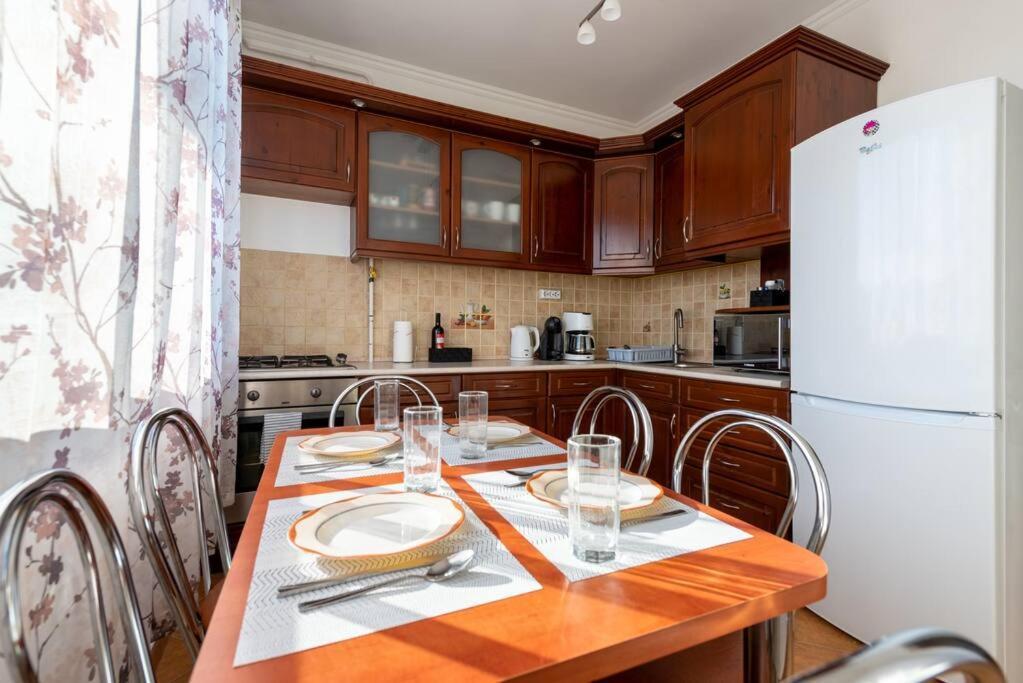 Апартаменты Spacious And Bright Flat Between Airport & Center Будапешт Экстерьер фото